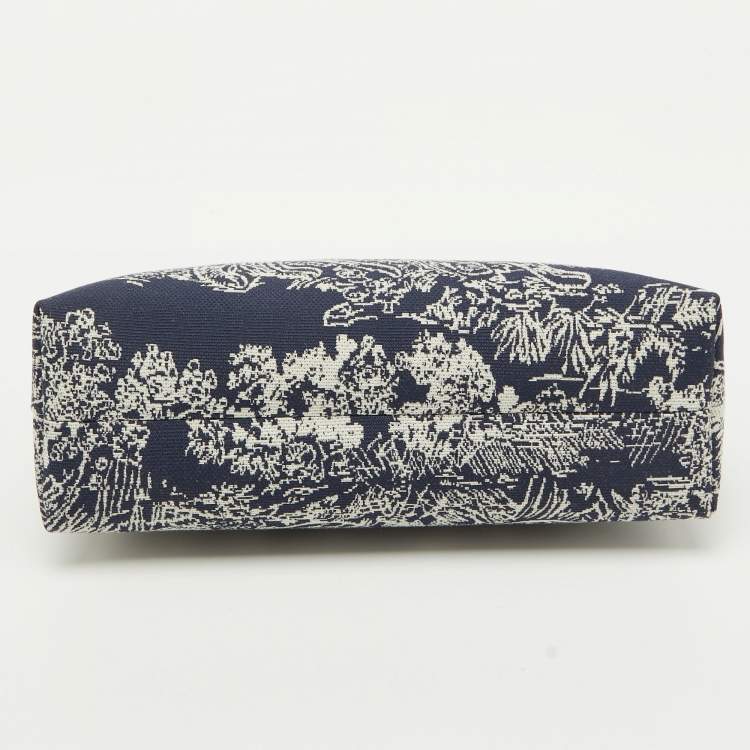 Pre Owned Dior Blue Toile de Jouy Reverse Jacquard Canvas 30 Montaigne Cosmetic Pouch
