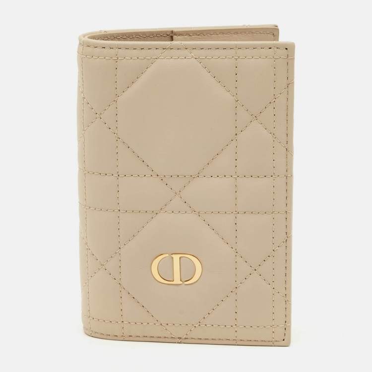 مملوكة مسبقًا Dior Beige Macrocannage Leather Miss Caro Passport Holder