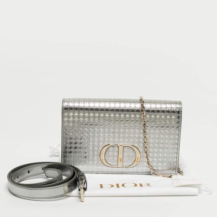 Pre Owned Dior 2in1 30 Montaigne Silver Microcannage Patent Leather Pouch Bag
