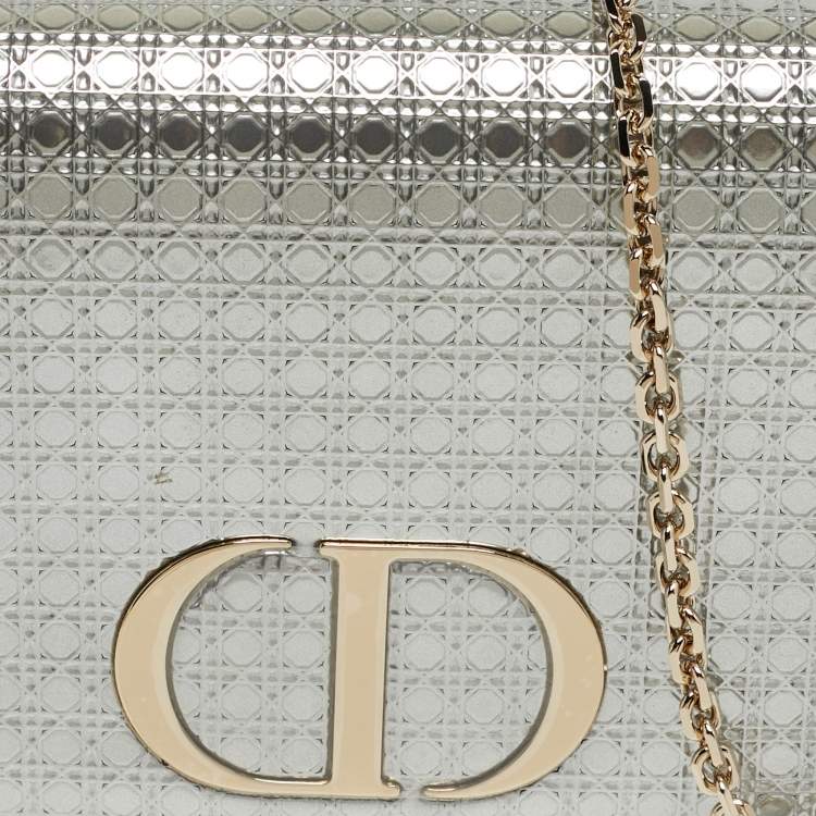 Pre Owned Dior 2in1 30 Montaigne Silver Microcannage Patent Leather Pouch Bag