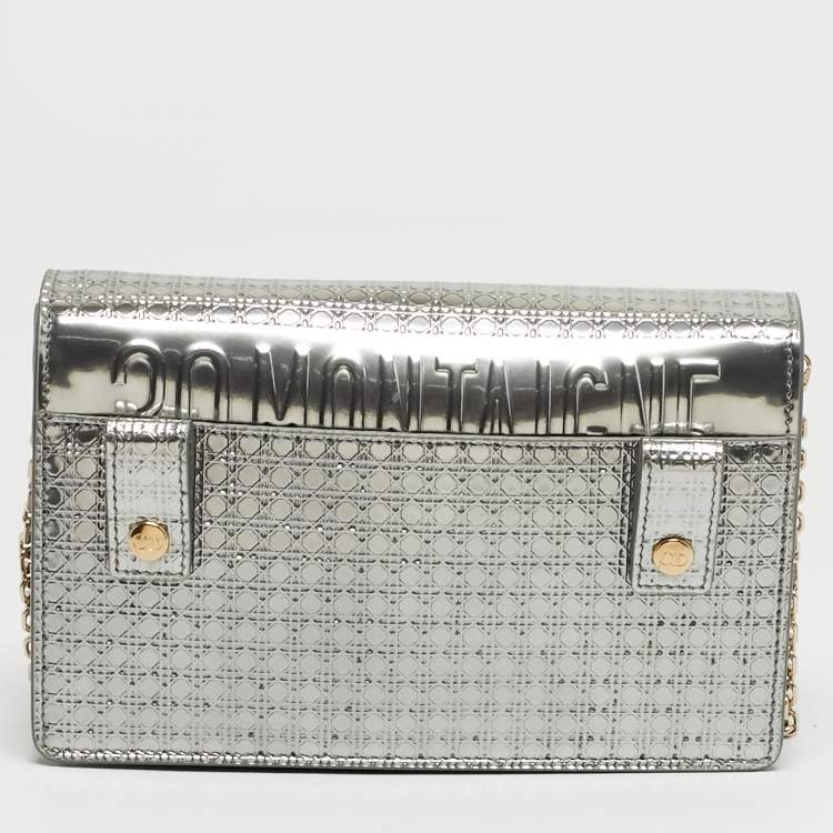 Pre Owned Dior 2in1 30 Montaigne Silver Microcannage Patent Leather Pouch Bag