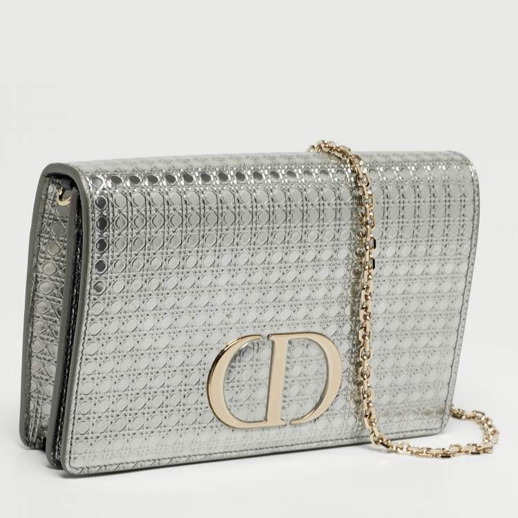 Pre Owned Dior 2in1 30 Montaigne Silver Microcannage Patent Leather Pouch Bag