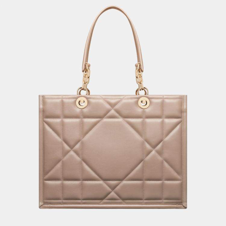 dior essential tote