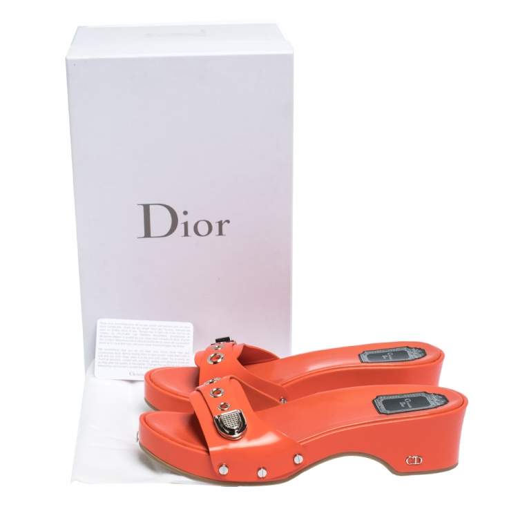 مملوكة مسبقًا Dior Neon Orange Leather Buckle Detail Platform Slide Sandals Size 37.5