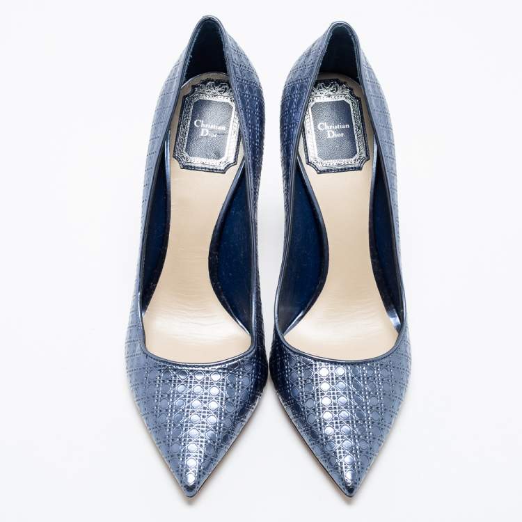 مملوكة مسبقًا Dior Metallic Blue Cannage Patent Leather Cherie Pointed Toe Pumps Size 37