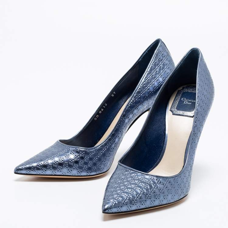 مملوكة مسبقًا Dior Metallic Blue Cannage Patent Leather Cherie Pointed Toe Pumps Size 37