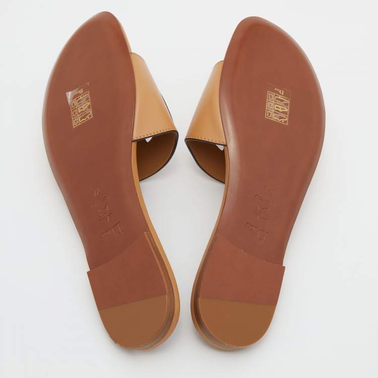 Pre Owned Dior Beige Leather D Club Flat Slides Size 37.5