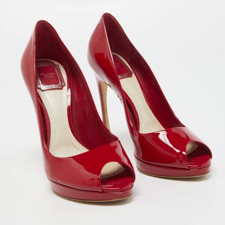 مملوكة مسبقًا Dior Red Patent Leather Peep Toe Platform Pumps Size 38