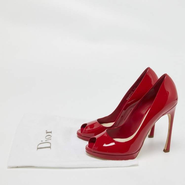 مملوكة مسبقًا Dior Red Patent Leather Peep Toe Platform Pumps Size 38