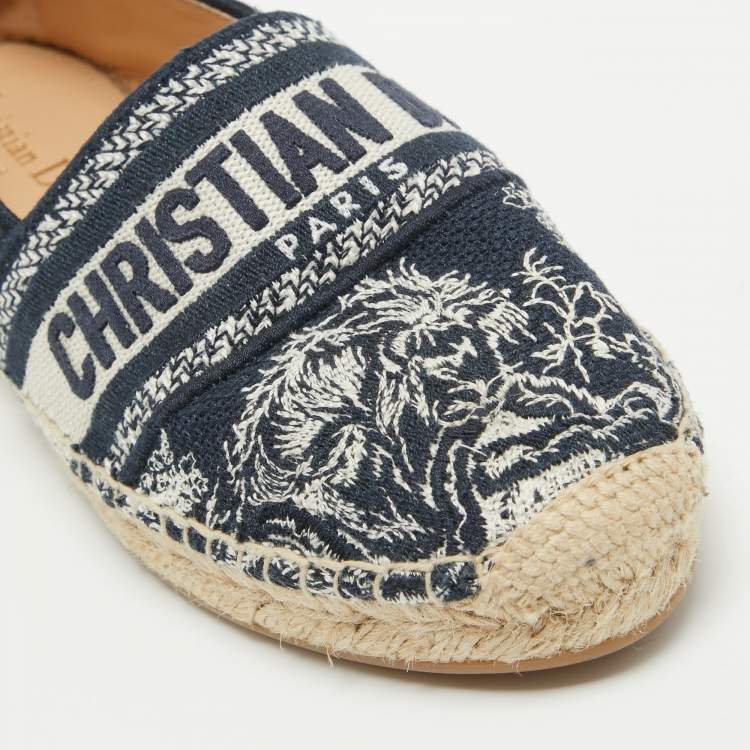 مملوكة مسبقًا Dior Navy Blue/White Embroidered Canvas Granville Espadrille Flats Size 38