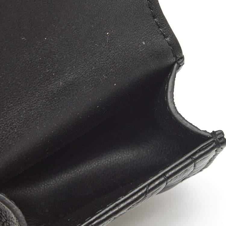 Pre Owned جراب ايربودز كاروه ديور جلد كاناج أسود مع سلسلة