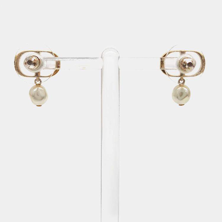 Pre Owned Dior Gold Plated Metal earrings
