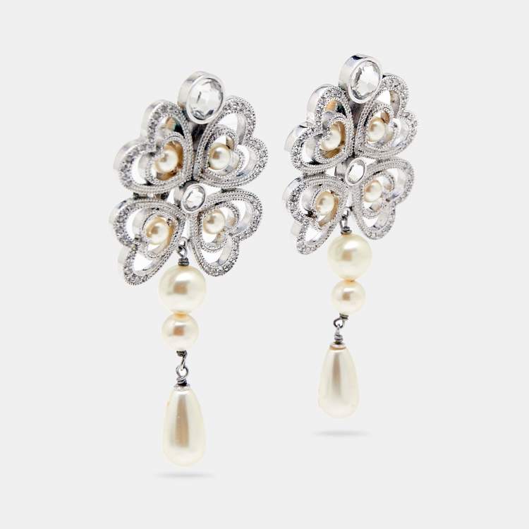 Pre Owned Dior Heart Motif Crystal Faux Pearl Silver Tone Metal Clip-on Drop Earrings