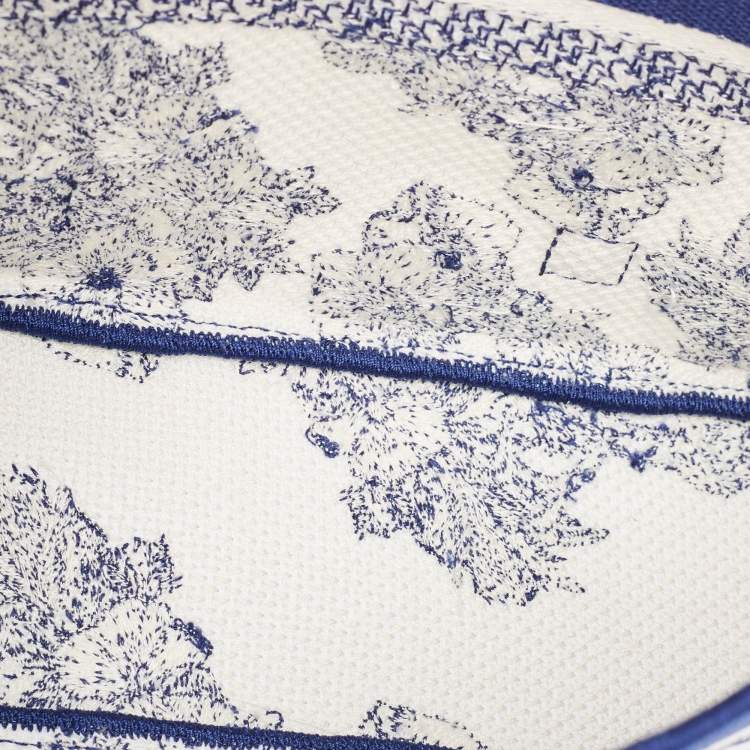Pre Owned Dior Navy Blue/White Embroidery Canvas Diorcamp Bag