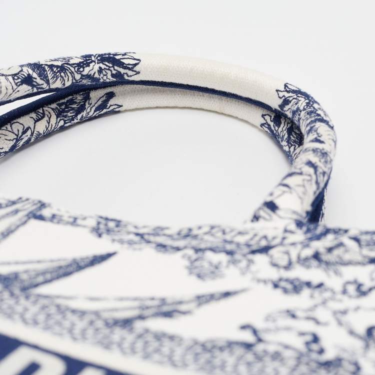Pre Owned Dior Navy Blue/White Canvas Medium Embroidered Rêve d'Infini Book Tote 