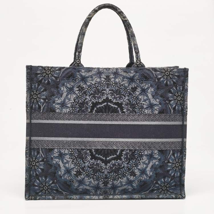 مملوكة مسبقًا Dior Navy Blue Flower Embroidered Denim Large Book Tote