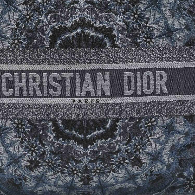 مملوكة مسبقًا Dior Navy Blue Flower Embroidered Denim Large Book Tote