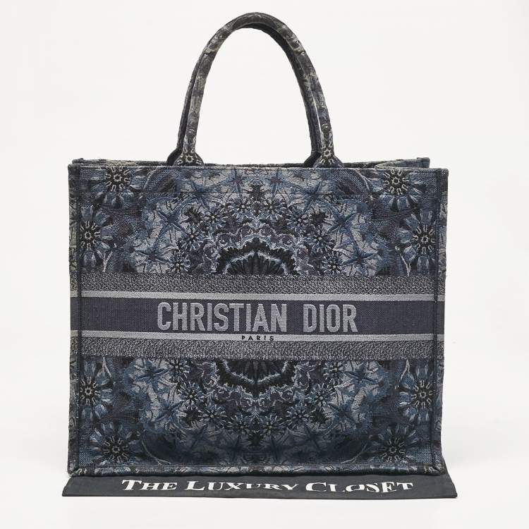 مملوكة مسبقًا Dior Navy Blue Flower Embroidered Denim Large Book Tote