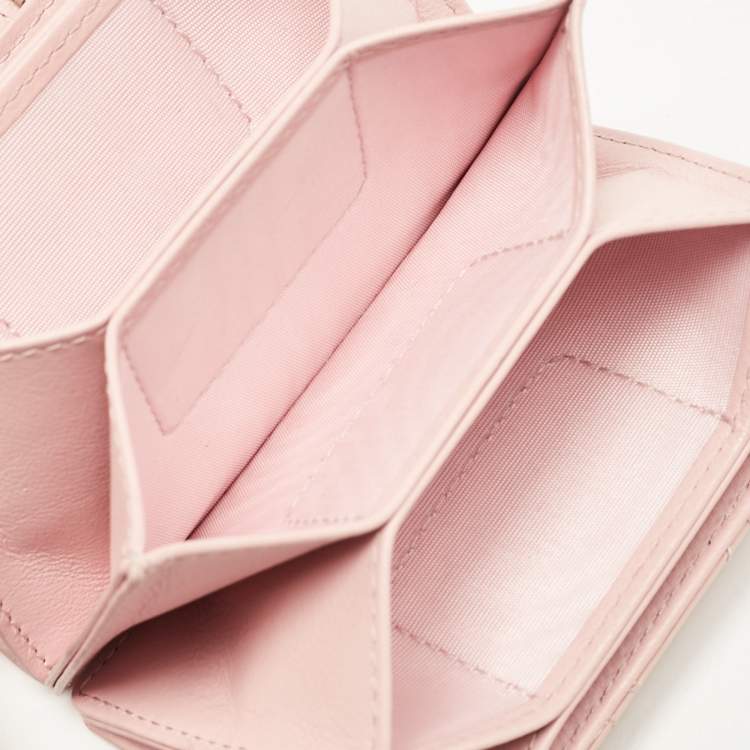 مملوكة مسبقًا Dior Light Pink Cannage Patent Leather Jasmine Card Holder