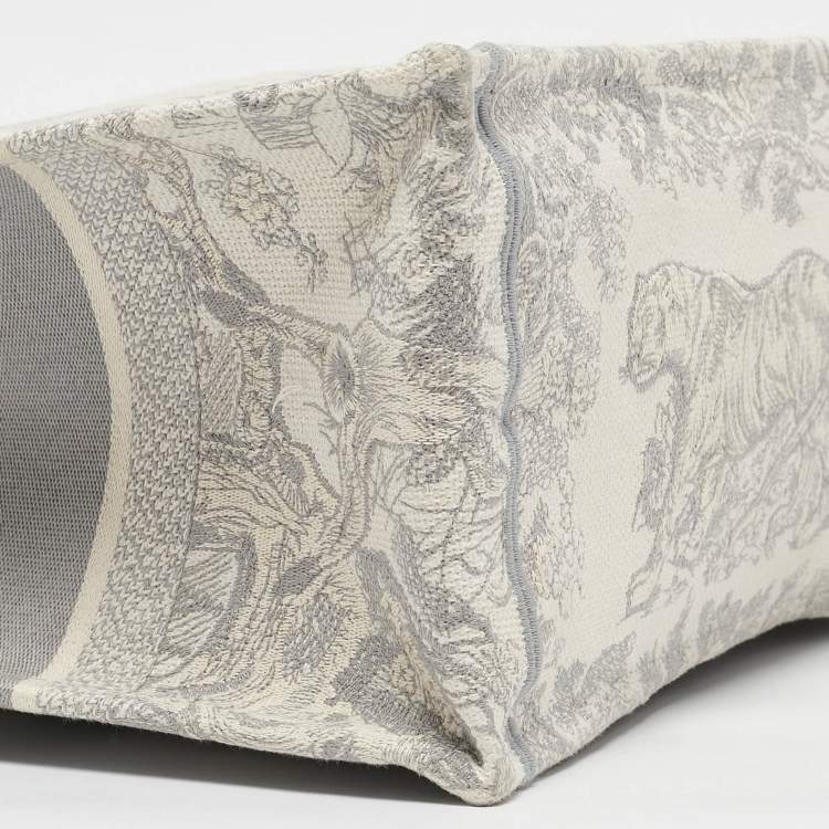 Pre Owned Dior Grey/White Embroidered Toile de Jouy Canvas Medium Book Tote 