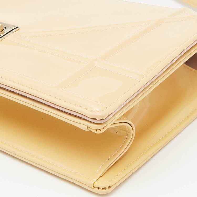 Pre Owned Dior Cream Patent Leather Medium Diorama Shoulder Bag