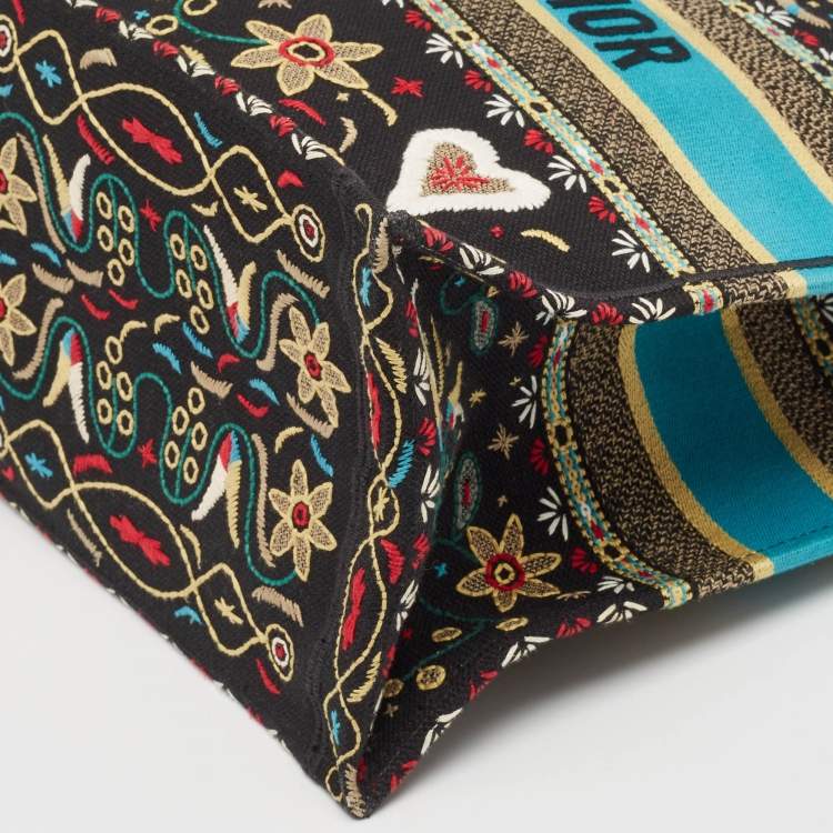 Pre Owned Dior Multicolor Embroidered Canvas Large Flowers Heart Book Tote