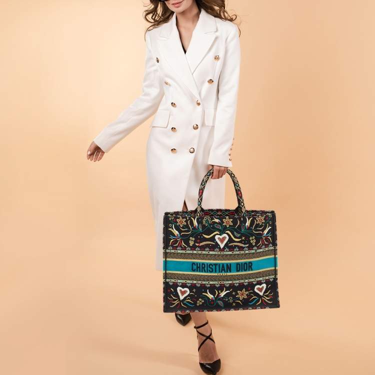 Pre Owned Dior Multicolor Embroidered Canvas Large Flowers Heart Book Tote