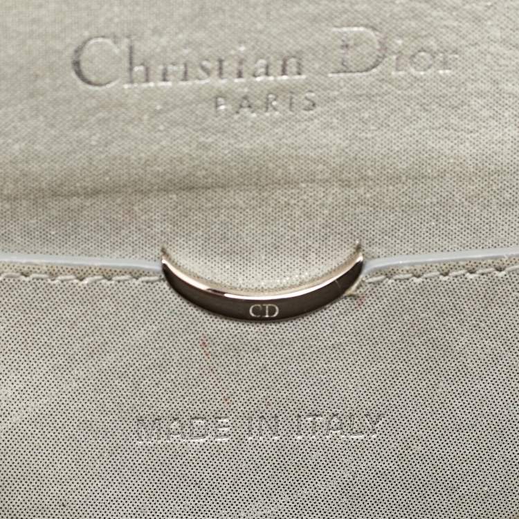 Pre Owned Dior Silver Shimmer Leather Mini Diorama Flap Bag