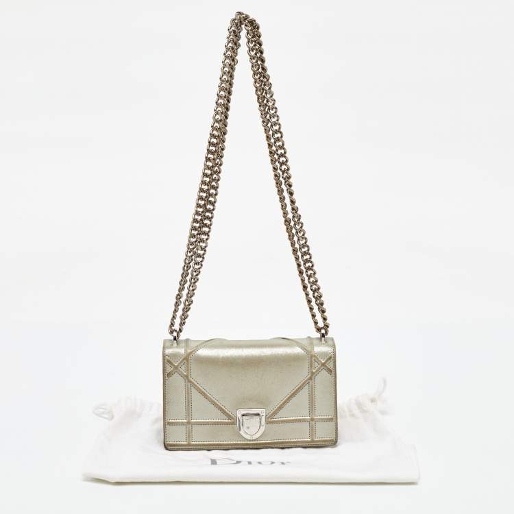 Pre Owned Dior Silver Shimmer Leather Mini Diorama Flap Bag