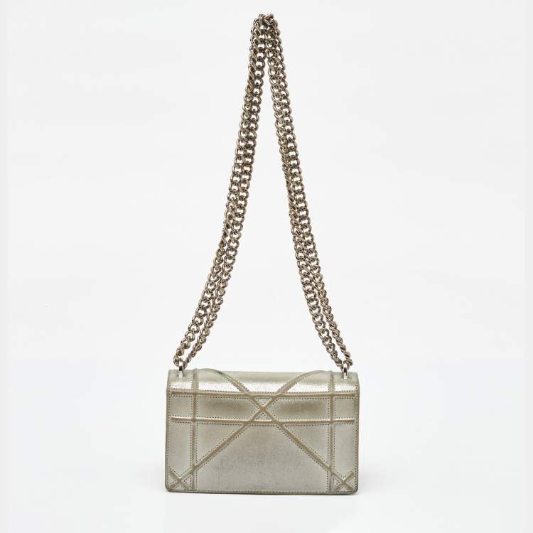 Pre Owned Dior Silver Shimmer Leather Mini Diorama Flap Bag