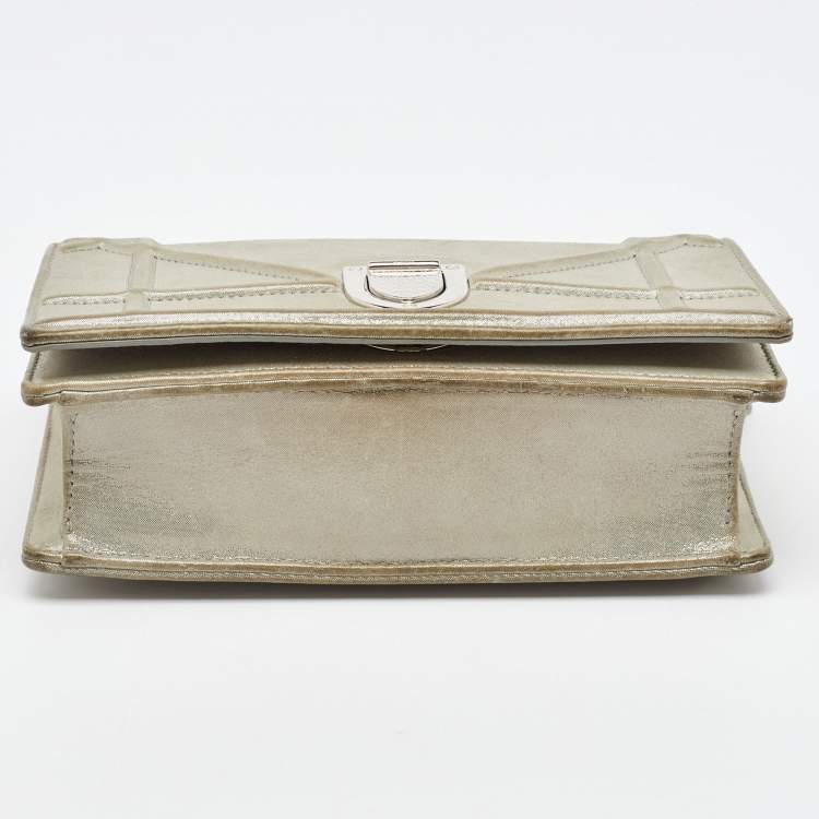 Pre Owned Dior Silver Shimmer Leather Mini Diorama Flap Bag