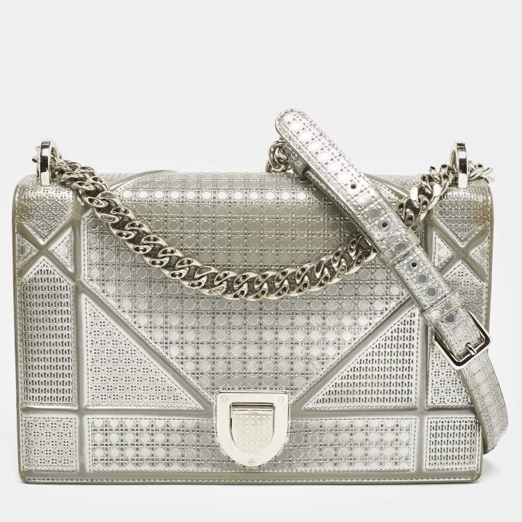 Pre Owned Dior Silver Microcannage Patent Leather Medium Diorama Shoulder Bag