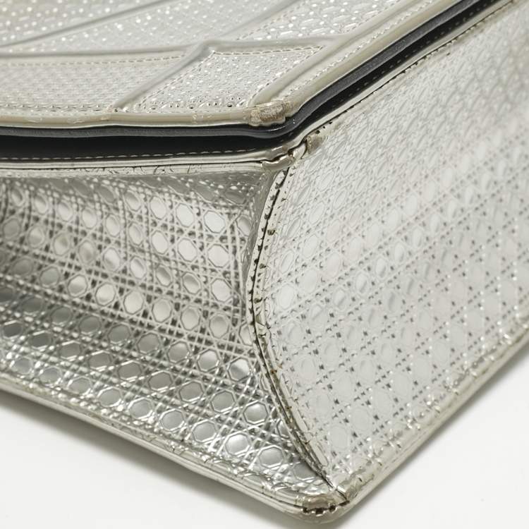 Pre Owned Dior Silver Microcannage Patent Leather Medium Diorama Shoulder Bag
