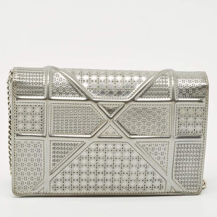 Pre Owned Dior Silver Microcannage Patent Leather Diorama Wallet on Chain