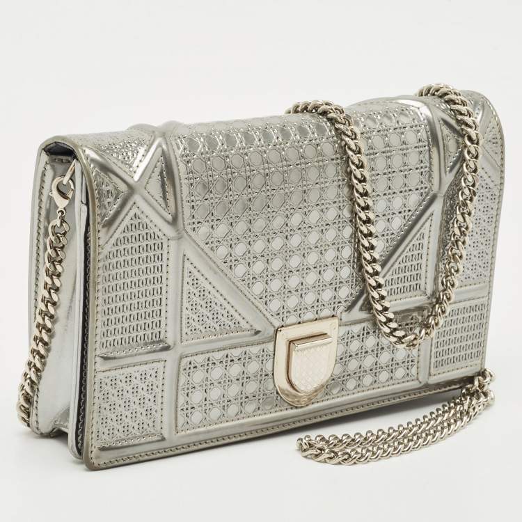 Pre Owned Dior Silver Microcannage Patent Leather Diorama Wallet on Chain