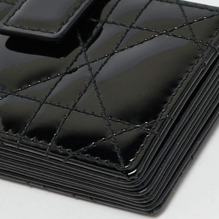 مملوكة مسبقًا  Dior Black Cannage Patent Leather Lady Dior 5 Gusset Card Case 