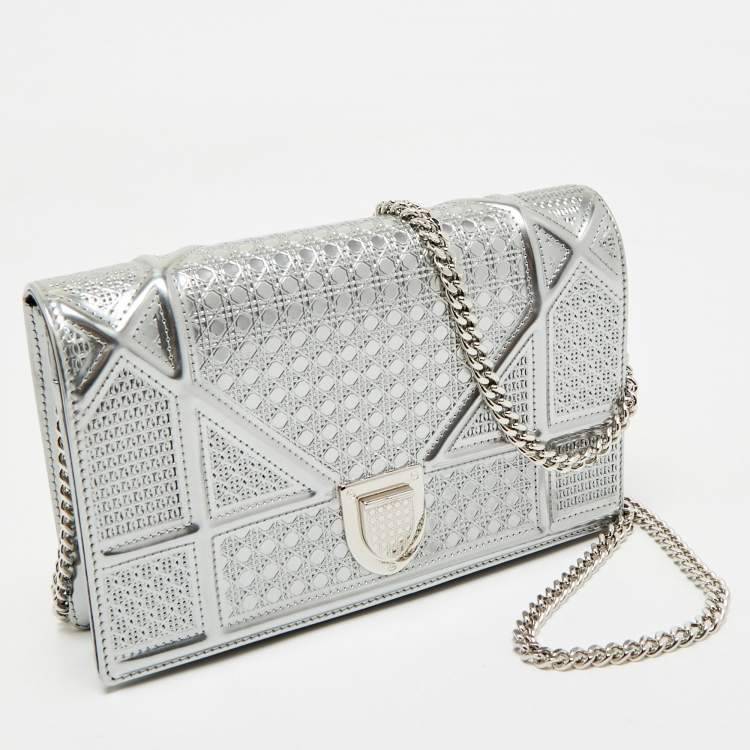 Pre Owned Dior Silver Microcannage Patent Leather Diorama Wallet on Chain