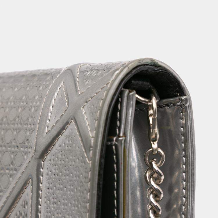 Pre Owned Dior Silver Metallic Patent Microcannage Diorama Wallet on Chain