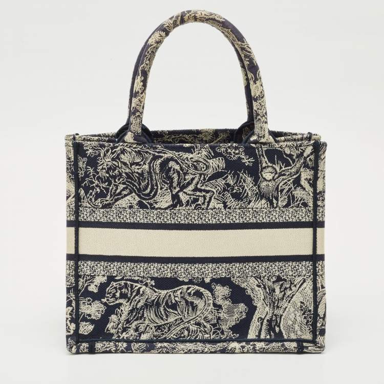 Pre Owned Dior Navy Blue/White Embroidered Canvas Small Toile de Jouy Book Tote