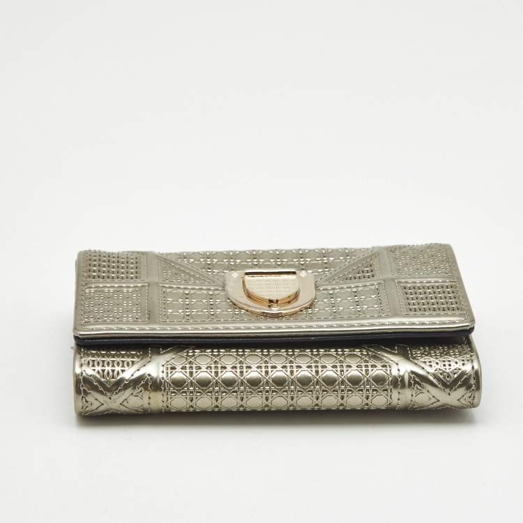 Pre Owned Dior Gold Micro Cannage Patent Leather Diorama Trifold Wallet