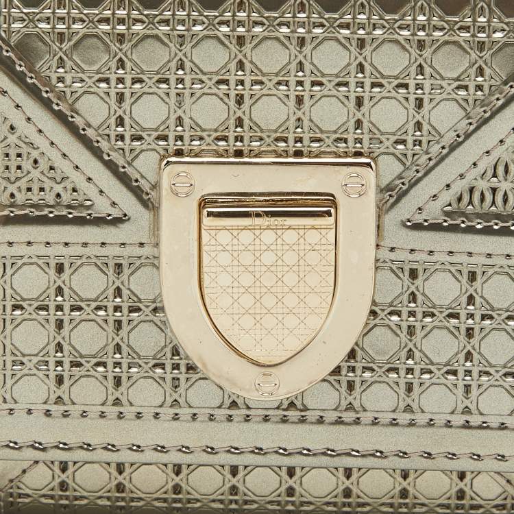 Pre Owned Dior Gold Micro Cannage Patent Leather Diorama Trifold Wallet