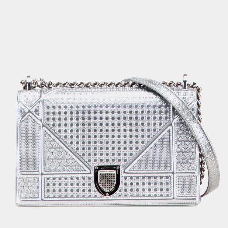 Pre Owned Dior Silver Medium Metallic Patent Microcannage Diorama Flap