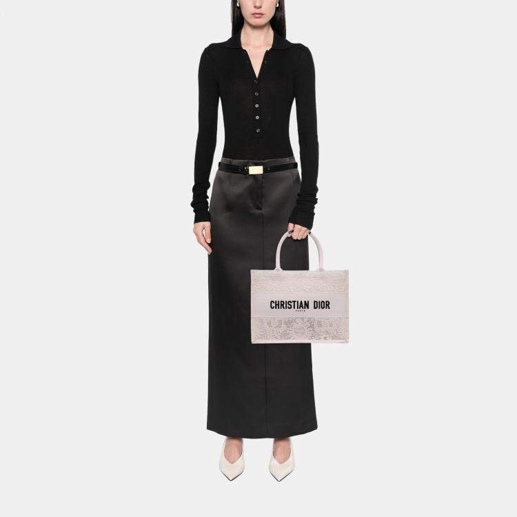 Pre Owned Dior Cream Medium Canvas D Lace Sun Embroidery Book Tote