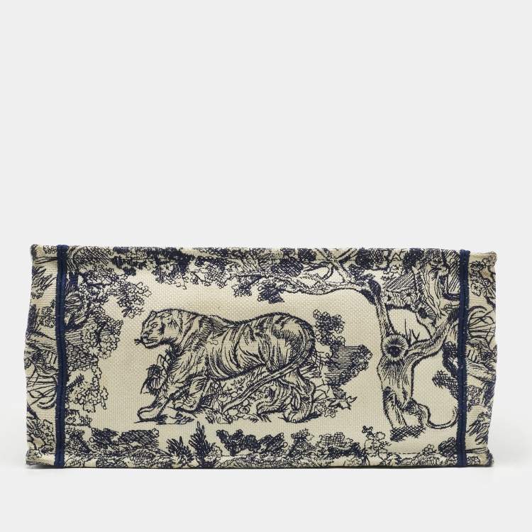 Pre Owned Dior Blue/Beige Toile De Jouy Embroidered Canvas Medium Book Tote 