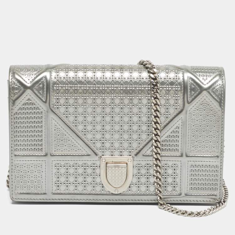 Pre Owned Dior Silver Microcannage Patent Leather Mini Diorama Chain Bag
