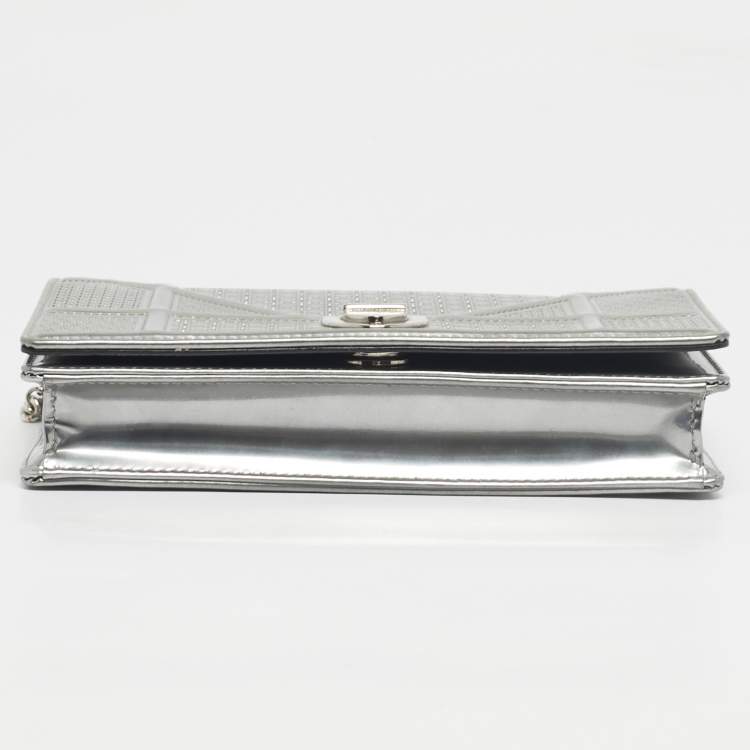 Pre Owned Dior Silver Microcannage Patent Leather Mini Diorama Chain Bag