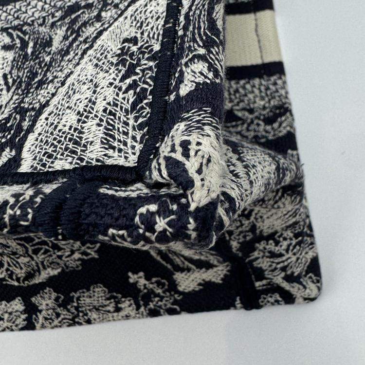 Pre Owned Dior Navy BlueWhite Embroidered Canvas Small Toile de Jouy Book Tote