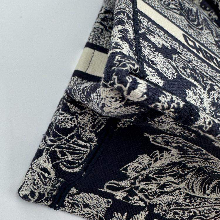 Pre Owned Dior Navy BlueWhite Embroidered Canvas Small Toile de Jouy Book Tote