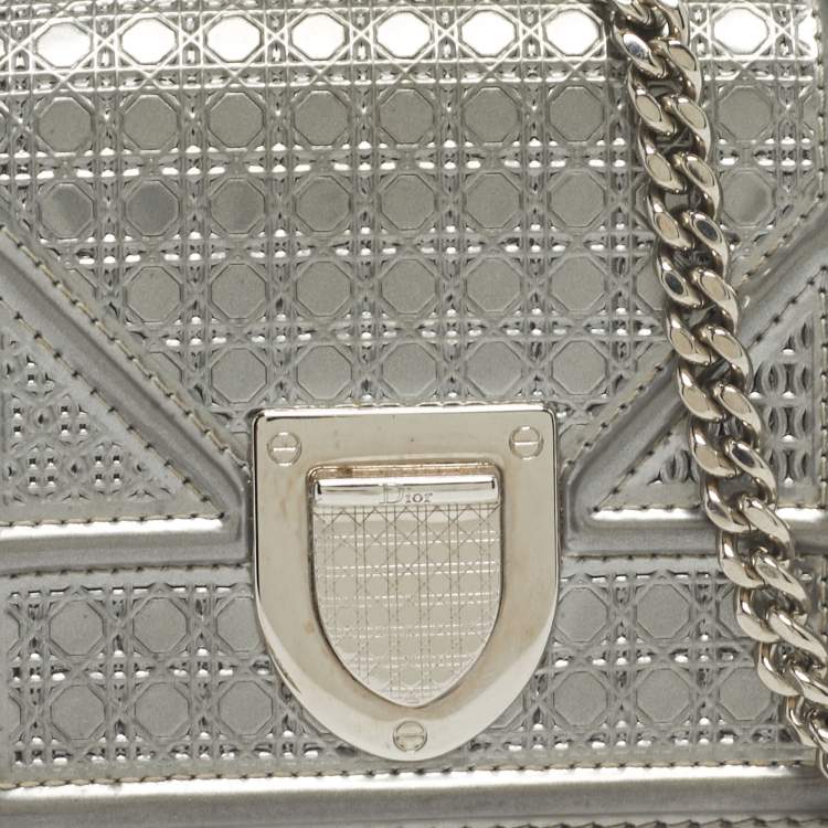 Pre Owned Dior Grey Microcannage Patent Leather Baby Diorama Shoulder Bag