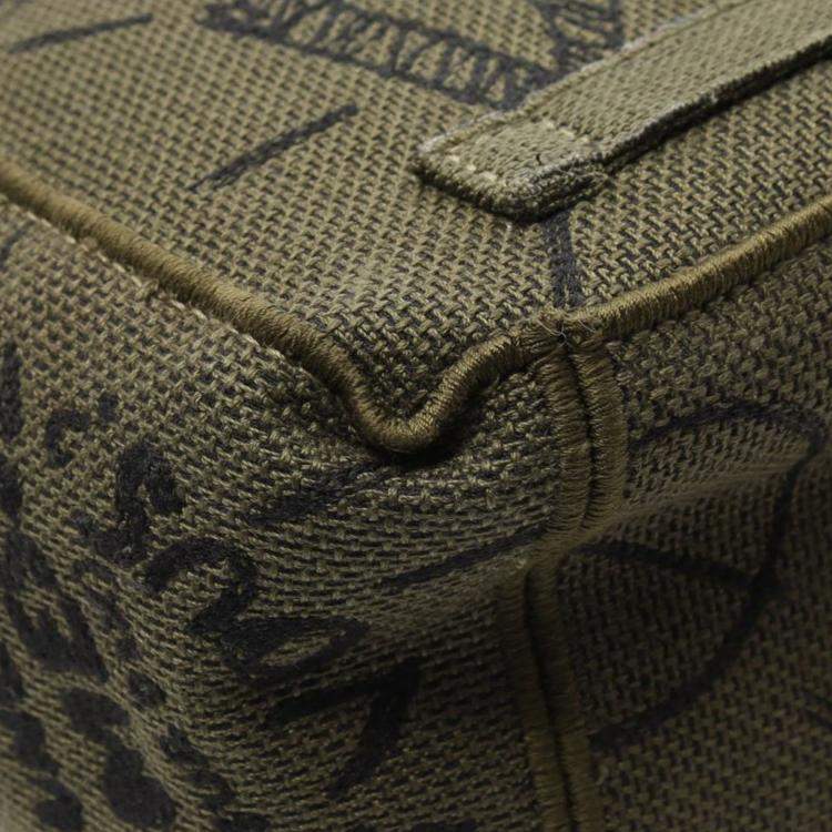 Pre Owned Dior Green Large Embroidered Canvas Graffiti Diorcamp Messenger Bag